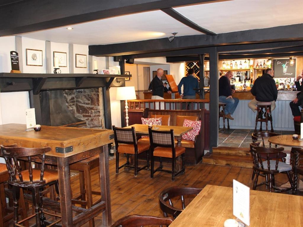 Отель Cockhaven Arms Bishopsteignton Экстерьер фото